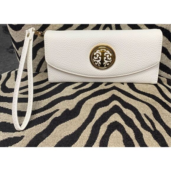 Faux Leather Gold Emblem Wallet - Picture 1 of 5